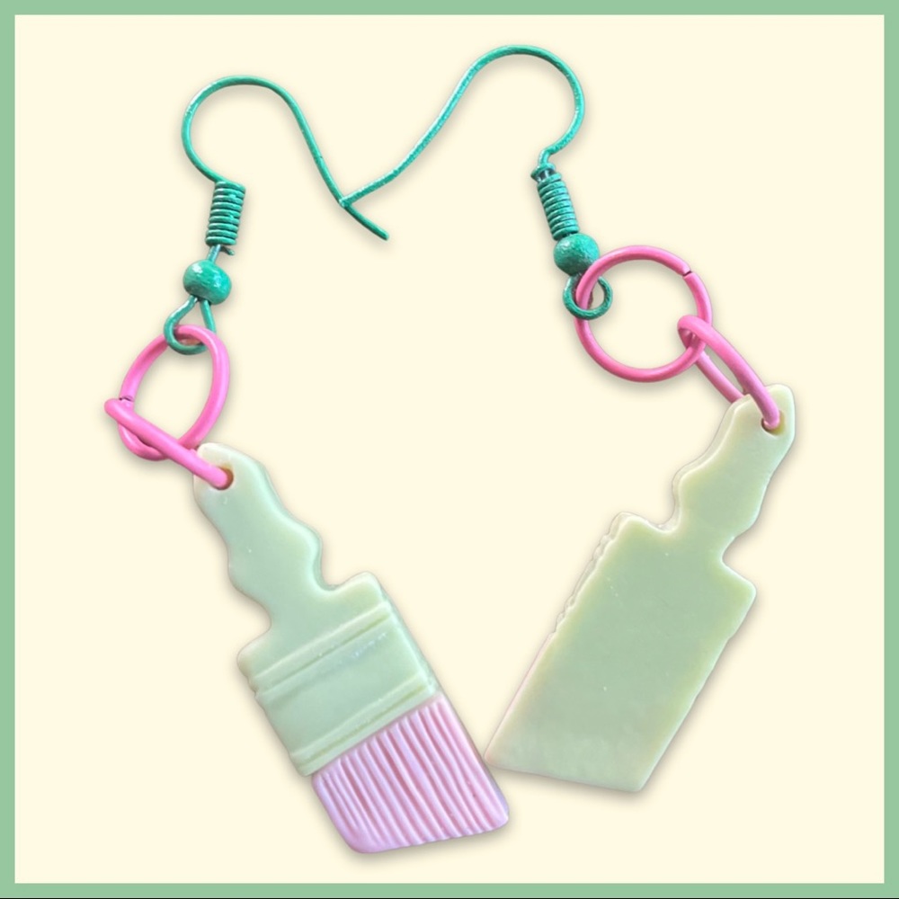 Pastel Kawaii Dangling Paintbrush Earrings - Picture 5 of 6